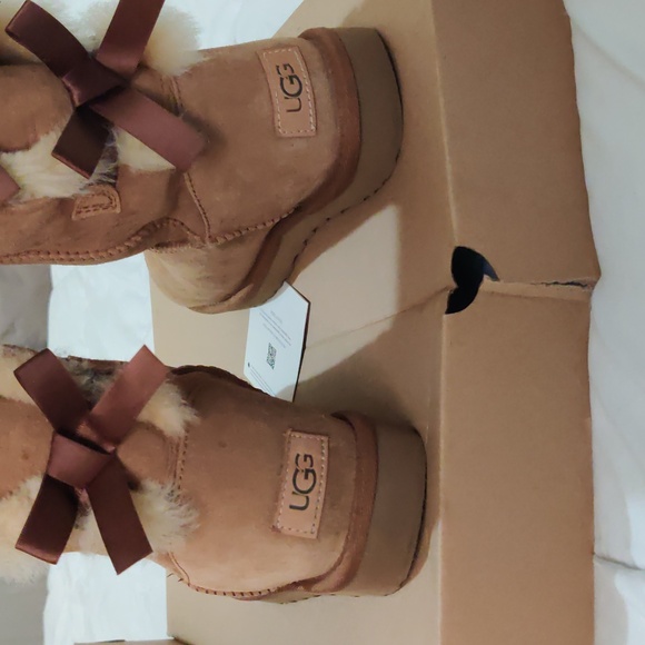 UGG Bailey Bow Tall II Boot - Picture 5 of 8